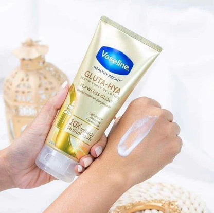 Vaseline Gluta-Hya Serum Burst Uv Lotion Flawless Bright 330